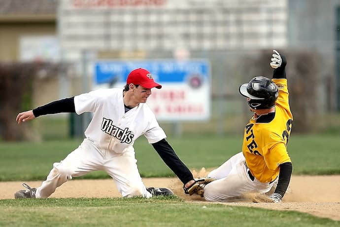 野球のユニフォーム選びはインナーから トレーニング効率アップにも Zero